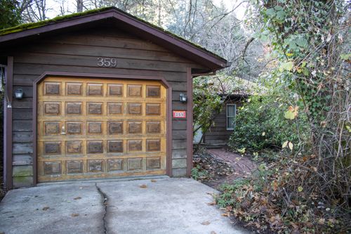 359 Wells Dr, Cave Junction, OR, 97523-0238 | Card Image