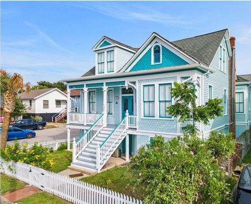 3301 Avenue N, Galveston, TX, 77550-6704 | Card Image