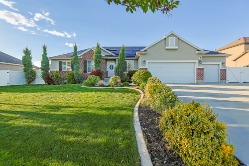 12-3512 W Eurasian Crane Rd, Clinton, UT, 84015-6102 | Card Image