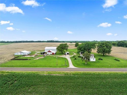 4933 Se Stubbs Rd, Tecumseh, KS, 66542-9720 | Card Image