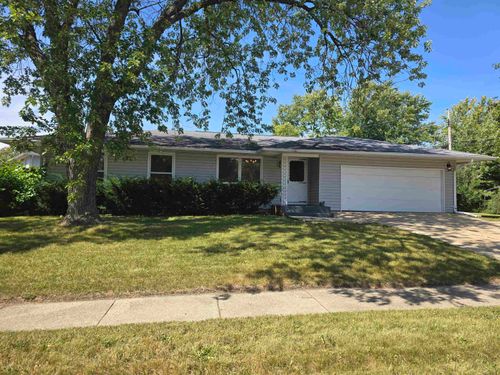 1940 Townline Ave, Beloit, WI, 53511-2871 | Card Image