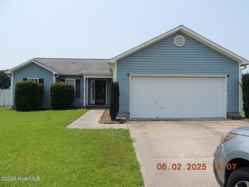 305 Haywood Dr, Richlands, NC, 28574-5370 | Card Image