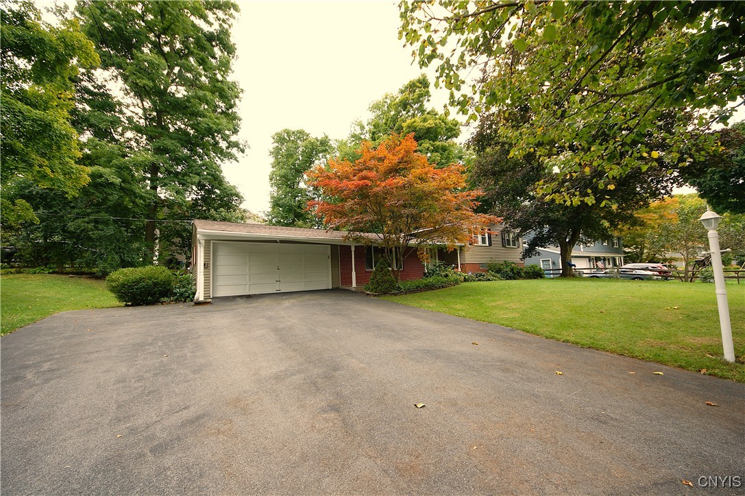 Hillside Way, Camillus, NY 13031
