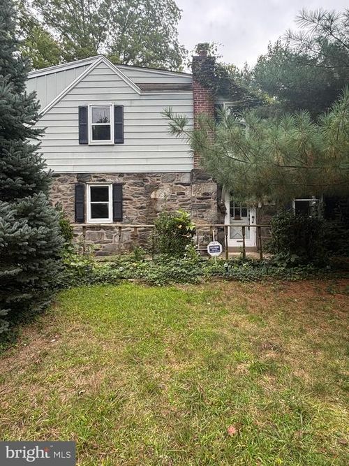 805 E Penn Pines Blvd, ALDAN, PA, 19018-4310 | Card Image