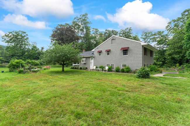 128 Walnut Tree Hill Rd, House other with 3 bedrooms, 2 bathrooms and 2 parking in Sandy Hook CT | Image 7