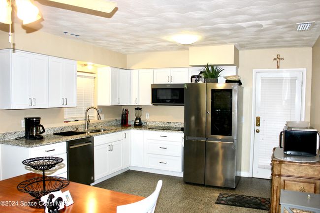 139 W Laila Dr, House other with 3 bedrooms, 2 bathrooms and null parking in W Melbourne FL | Image 6