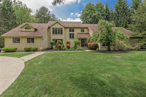 4080 Chagrin River Rd, Moreland Hills, OH, 44022-1136 | Card Image