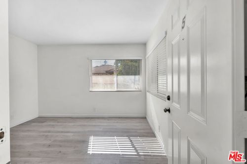 apt-5-7228 Allott Ave, Van Nuys, CA, 91405-2814 | Card Image