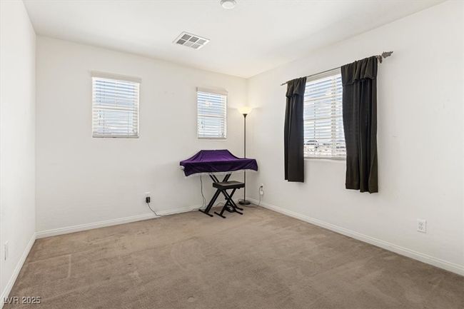 9268 Wildfire Gorge St, House other with 4 bedrooms, 3 bathrooms and null parking in Las Vegas NV | Image 7