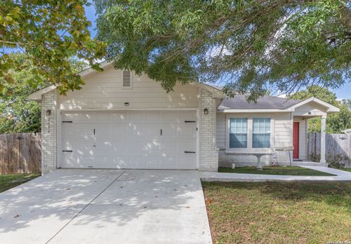 2054 Dragon Trl, New Braunfels, TX, 78130-3088 | Card Image