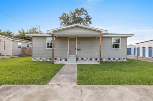 628 15th St, Lake Charles, LA, 70601-7415 | Card Image