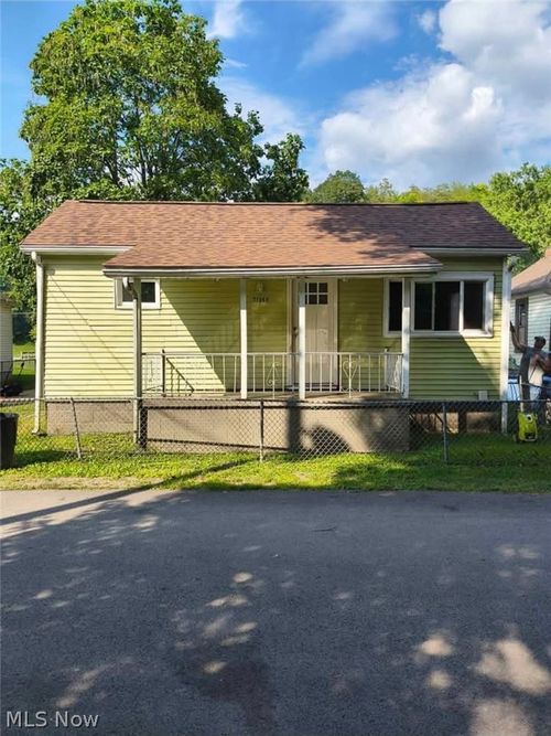 71365 Center St, Saint Clairsville, OH, 43950-9343 | Card Image