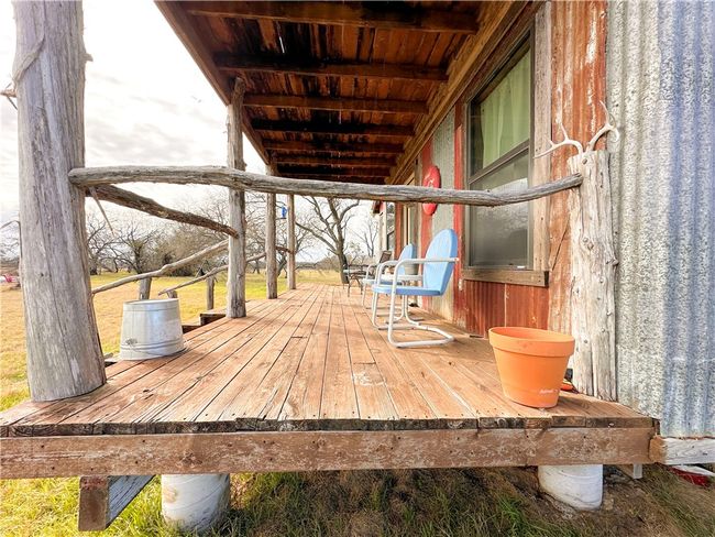 Porch | Image 14