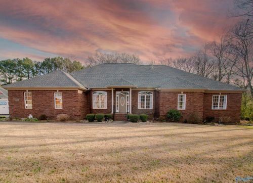 232 Kelsey Lynn Ln, Huntsville, AL, 35806-2284 | Card Image