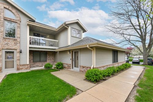 h-2112 Woodburn Road, Waukesha, WI, 53188 | Card Image