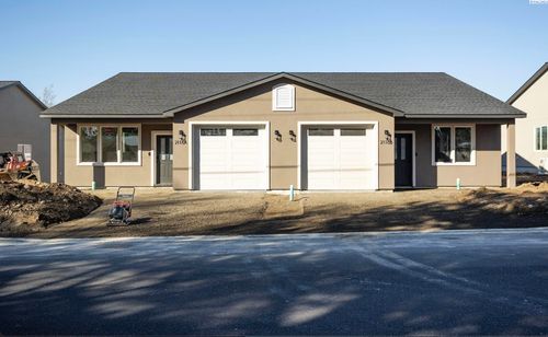 2116 Road 52, Pasco, WA, 99301 | Card Image