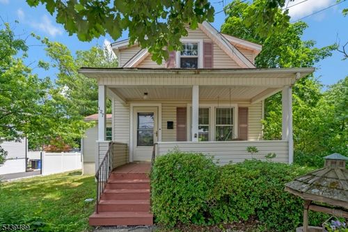 127 Elizabeth St, South Bound Brook, NJ, 08880-1209 | Card Image