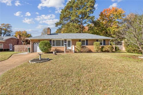 705 Arrowhead Dr, Newport News, VA, 23601-1618 | Card Image