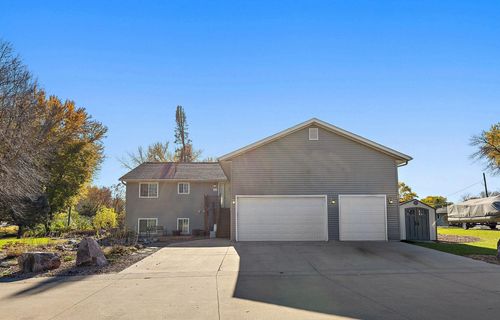 1055 Johnson Pl, Owatonna, MN, 55060-3977 | Card Image