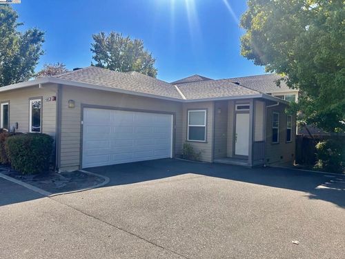426 Piper St, Healdsburg, CA, 95448-3914 | Card Image