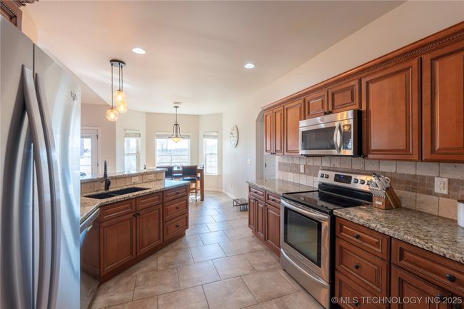 30920 E 65 Th St S, House other with 4 bedrooms, 2 bathrooms and null parking in Broken Arrow OK | Image 9