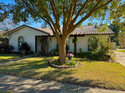 1300 Walnut Dr, Morgan City, LA, 70380-1652 | Card Image