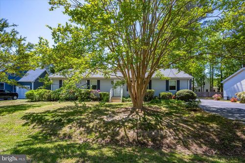 6 Frontier Dr, Ocean View, DE, 19970-9258 | Card Image