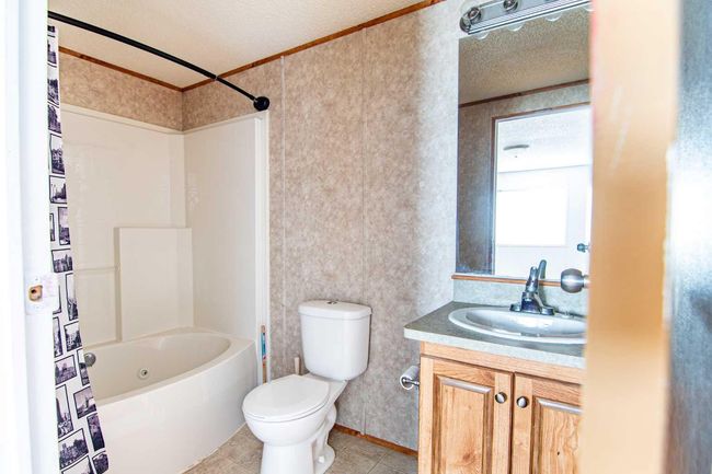 544 Queen Street, House other with 4 bedrooms, 2 bathrooms and 2 parking in Elnora AB | Image 15