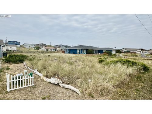 1945 Nw Admiralty Cir, Waldport, OR, 97394 | Card Image