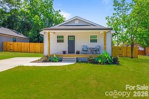 109 W Poplar St, Stanley, NC, 28164-1528 | Card Image