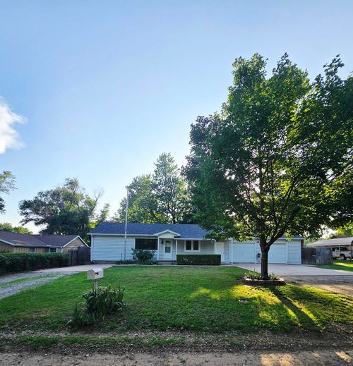 1125 N 13th St, Arkansas City, KS, 67005-1913 | Card Image