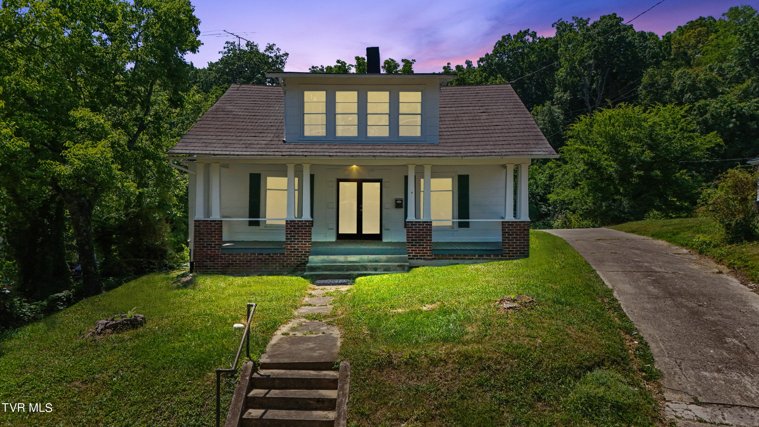 Main St, Greeneville, TN 37743