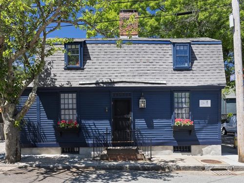 15 Willow St, Newport, RI, 02840-1926 | Card Image