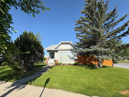 228 Erin Woods Dr Se, Calgary, AB, T2B3B9 | Card Image