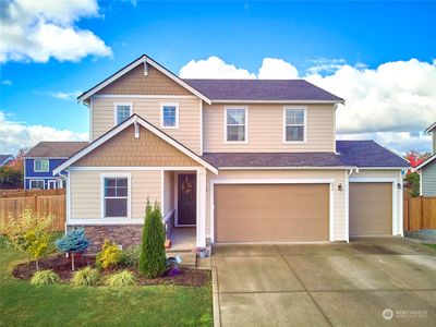 Welcome home to this beautiful home with modern finishes elevating the space. | Image 1