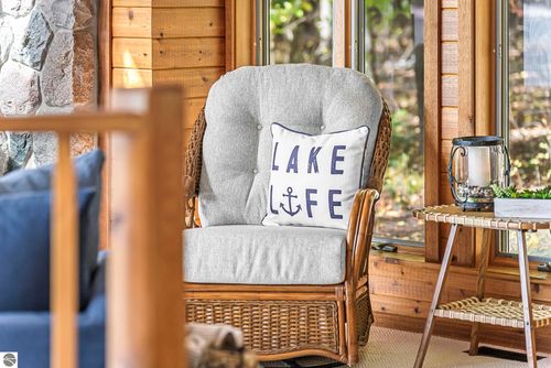 4618 Crystal Dr, Beulah, MI, 49617-9673 | Card Image