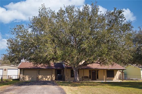 146 Lake Meadows Rd, Mathis, TX, 78368 | Card Image