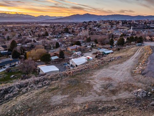 5-3851 Mountaintop Cir, Cedar Hills, UT, 84062-8828 | Card Image