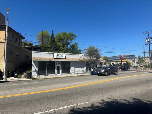 2627 Hyperion, Los Angeles, CA, 90027 | Card Image