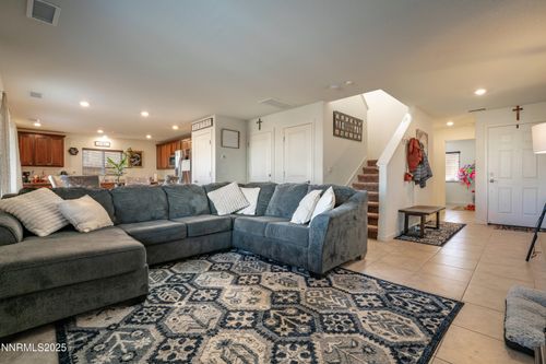 909 Convair Ct, Reno, NV, 89506-5954 | Card Image