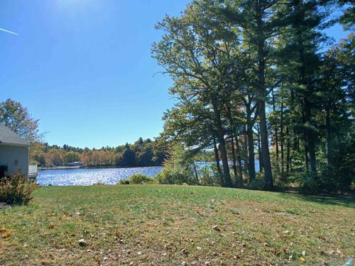 31 N Shore Rd, Sandown, NH, 03873-2435 | Card Image