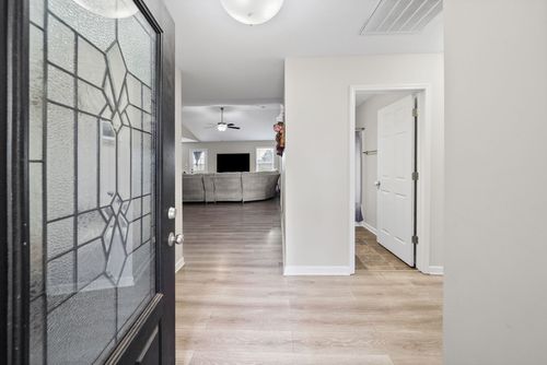 705 Hugh Hunter Rd, Oak Grove, KY, 42262-9382 | Card Image