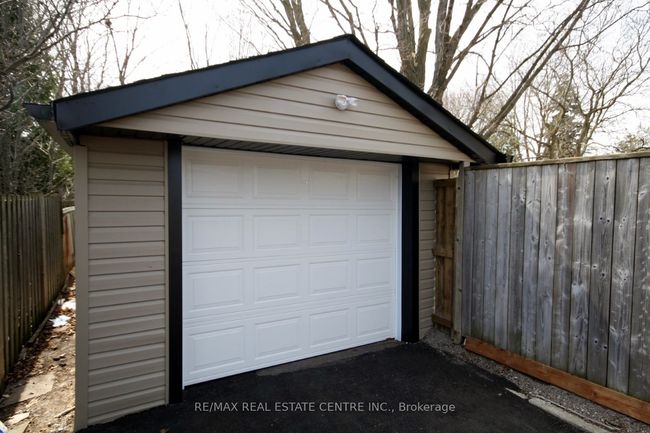 531 King St E, House other with 3 bedrooms, 2 bathrooms and 5 parking in Oshawa ON | Image 36