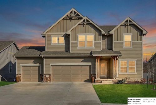 9561 S 183rd Ave, Omaha, NE, 68136-6537 | Card Image