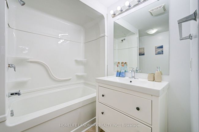 489 Lancelot Cres, House attached with 4 bedrooms, 2 bathrooms and 3 parking in Oshawa ON | Image 22