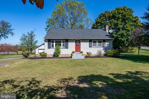 4115 Charles Rd, EMMAUS, PA, 18049-3307 | Card Image