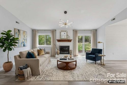 2516 Turnberry Ln, Charlotte, NC, 28210-7618 | Card Image