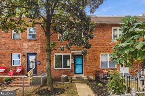 122 Dale St, ALEXANDRIA, VA, 22305-2413 | Card Image