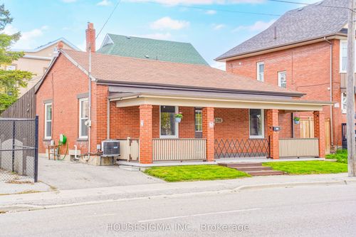 136 Celina St, Oshawa, ON, L1H4N5 | Card Image