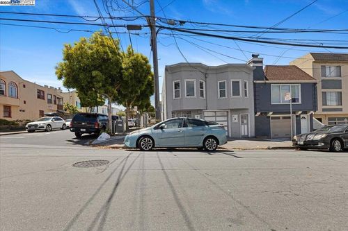 40 Acton St, Daly City, CA, 94014-1366 | Card Image